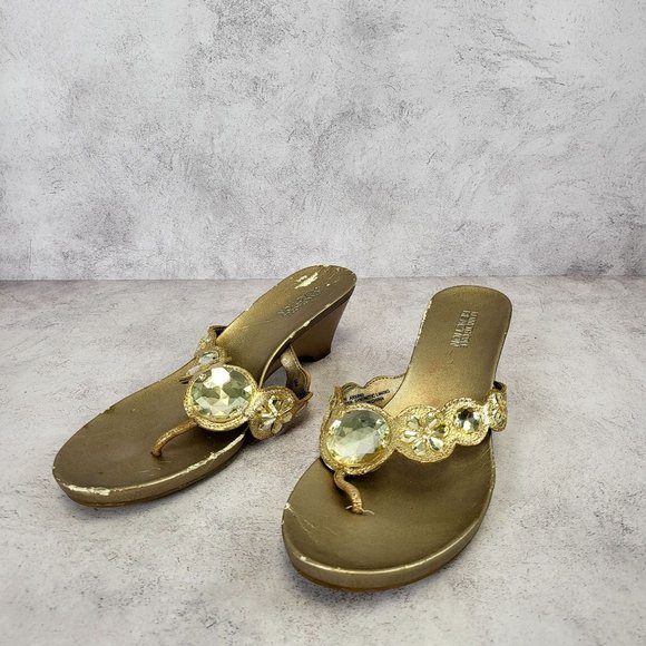 KENNETH COLE REACTION Women's Gold Sandal 9 Wedge Heel Rubber Sole Shiny Beading - Picture 1 of 13